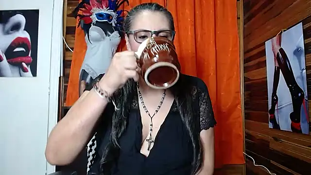 merlyna goldens online show from 02.05.25