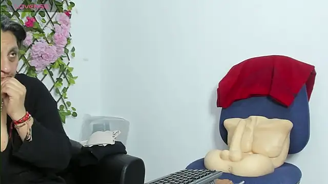 merlyna goldens online show from 11.11.25