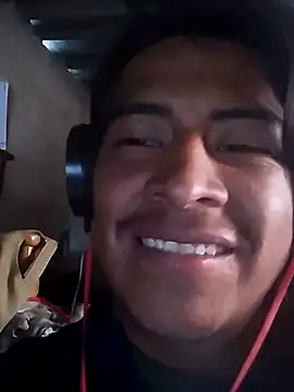 Snapshot of davidatration15 chatting on 09.24.25 davidatration15 online show from 09.24.25