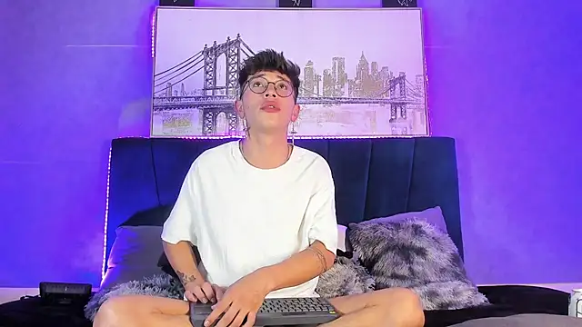 Snapshot of Andrew_thevil chatting on 12.11.24 Andrew thevil online show from 12.11.24