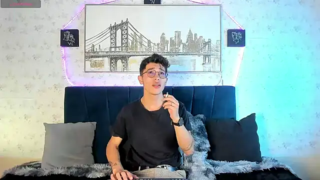 Snapshot of Andrew_thevil chatting on 01.11.25 Andrew thevil online show from 01.11.25