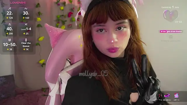 Snapshot of molly_russell chatting on 10.31.25 molly russell online show from 10.31.25