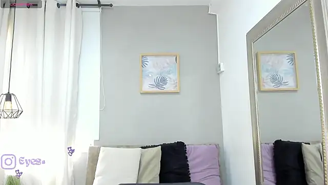 Snapshot of Paula_Desousa chatting on 02.12.26 Paula Desousa online show from 02.12.26