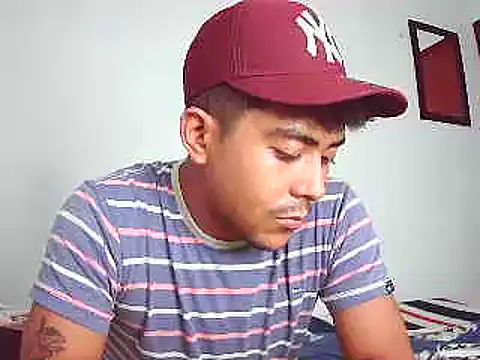 Snapshot of wailer_ chatting on 12.30.24 wailer online show from 12.30.24