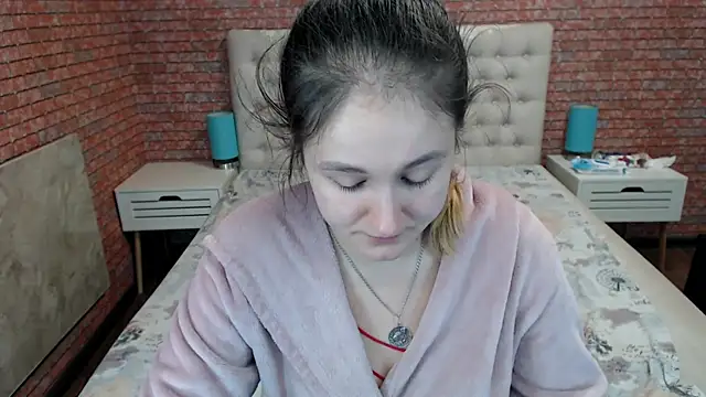 Holliy Cooper online show from 10.15.25