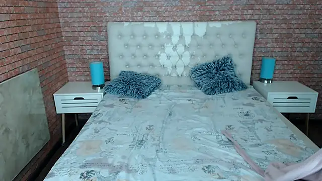 Holliy Cooper online show from 11.13.25