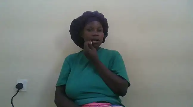 Snapshot of prettychic5 chatting on 12.27.24 prettychic5 online show from 12.27.24