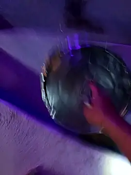 Snapshot of DULCE_ZOE chatting on 10.02.25 DULCE ZOE online show from 10.02.25