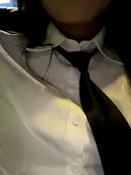 Asia-Lynn online show from 10.15.25