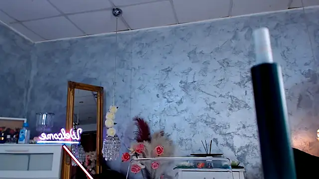 Snapshot of yuukenzi chatting on 12.13.24 yuukenzi online show from 12.13.24