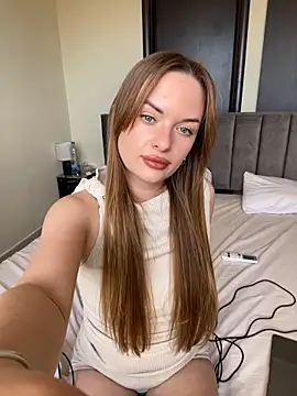 ElenaRebelle online show from 02.20.26