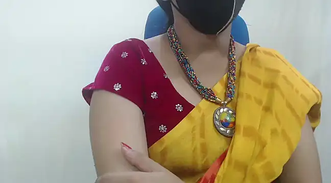 Snapshot of Lovely_Siri_23 chatting on 01.13.25 Lovely Siri 23 online show from 01.13.25