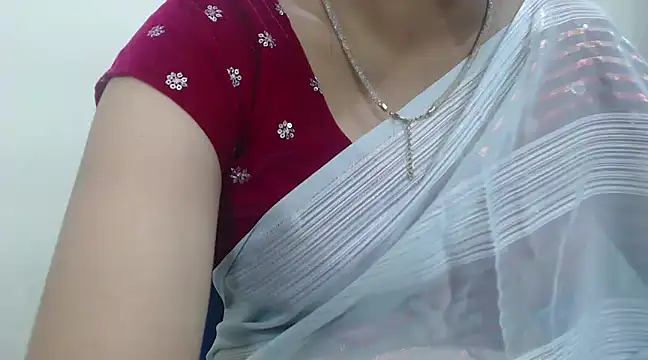 Snapshot of Lovely_Siri_23 chatting on 01.21.25 Lovely Siri 23 online show from 01.21.25