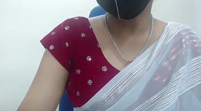 Snapshot of Lovely_Siri_23 chatting on 01.29.25 Lovely Siri 23 online show from 01.29.25