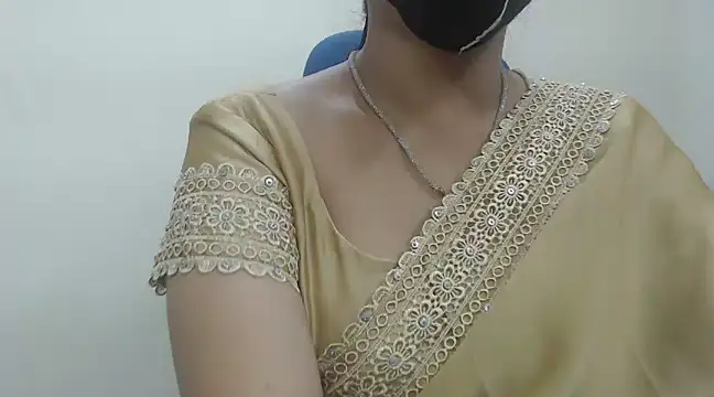 Snapshot of Lovely_Siri_23 chatting on 01.31.25 Lovely Siri 23 online show from 01.31.25