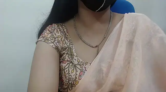 Snapshot of Lovely_Siri_23 chatting on 03.17.25 Lovely Siri 23 online show from 03.17.25