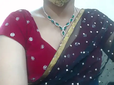 Snapshot of Lovely_Siri_23 chatting on 11.04.25 Lovely Siri 23 online show from 11.04.25