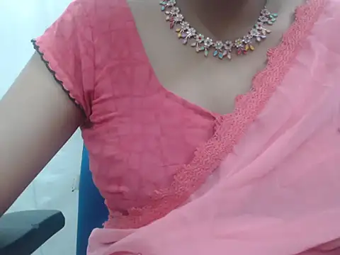 Snapshot of Lovely_Siri_23 chatting on 11.10.25 Lovely Siri 23 online show from 11.10.25