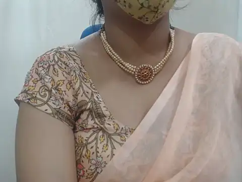 Snapshot of Lovely_Siri_23 chatting on 11.11.25 Lovely Siri 23 online show from 11.11.25