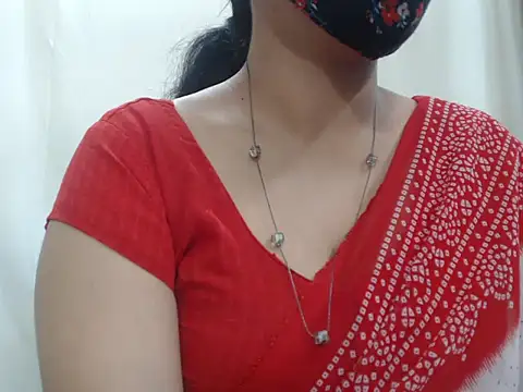 Snapshot of Lovely_Siri_23 chatting on 11.17.25 Lovely Siri 23 online show from 11.17.25