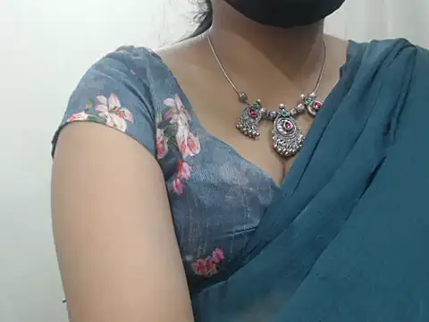 Lovely Siri 23 online show from 04.26.26
