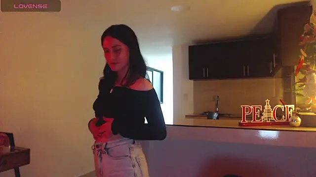 Snapshot of AlissonnFoxx chatting on 12.22.24 AlissonnFoxx online show from 12.22.24