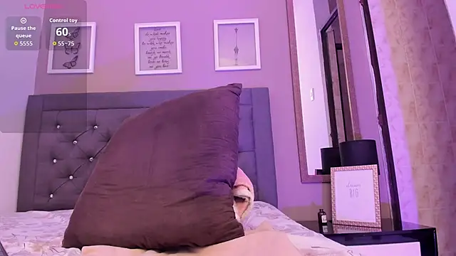 Snapshot of AlissonnFoxx chatting on 12.03.25 AlissonnFoxx online show from 12.03.25