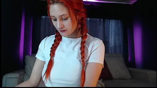 Snapshot of skinny_Raven chatting on 11.05.25 skinny Raven online show from 11.05.25