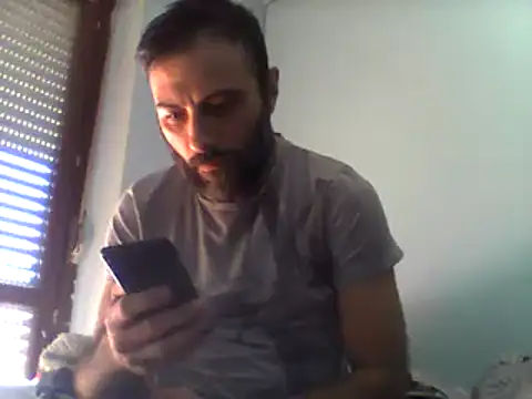 Snapshot of coppiasenzacensura chatting on 12.16.24 coppiasenzacensura online show from 12.16.24