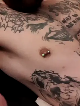 Snapshot of PIercingBoy38 chatting on 12.31.24 PIercingBoy38 online show from 12.31.24