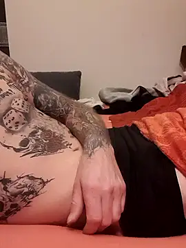Snapshot of PIercingBoy38 chatting on 01.20.25 PIercingBoy38 online show from 01.20.25