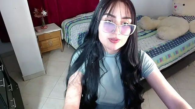 Tiffani Williams online show from 11.27.25