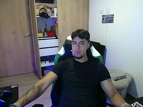 Snapshot of matias_bianco chatting on 09.15.25 matias bianco online show from 09.15.25