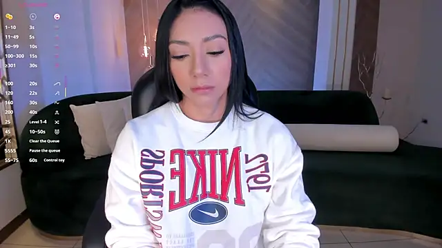 LizzHamilton   online show from 10.17.25