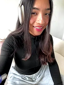 Bellafr online show from 10.15.25