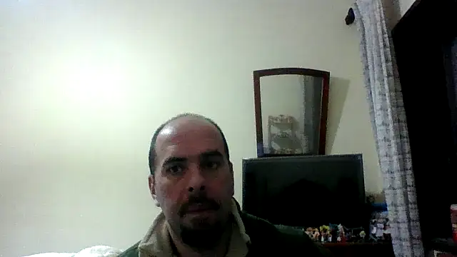 Snapshot of sstrasser chatting on 12.16.25 sstrasser online show from 12.16.25
