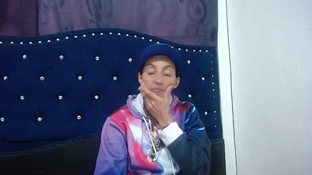 Snapshot of anyu1306 chatting on 12.28.24 anyu1306 online show from 12.28.24