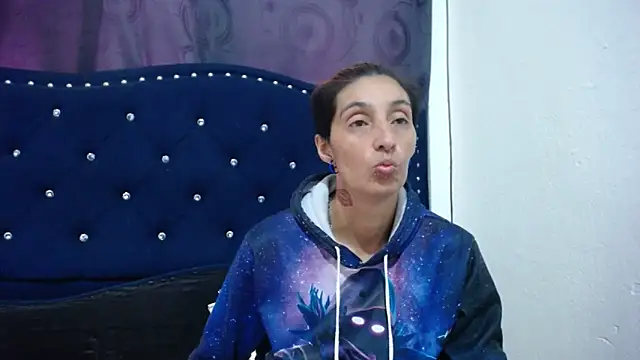 Snapshot of anyu1306 chatting on 01.17.25 anyu1306 online show from 01.17.25