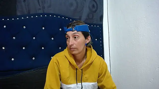 Snapshot of anyu1306 chatting on 02.01.25 anyu1306 online show from 02.01.25