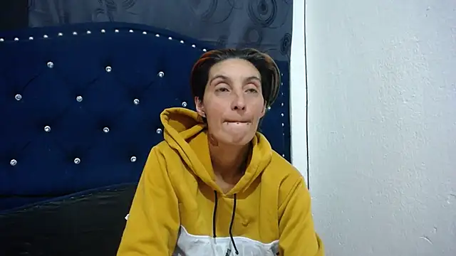 Snapshot of anyu1306 chatting on 02.01.25 anyu1306 online show from 02.01.25