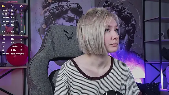 Snapshot of ReiYosimoto chatting on 02.19.26 ReiYosimoto online show from 02.19.26