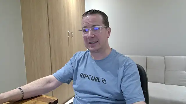 BrettJ81 online show from 10.27.25