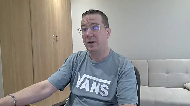 BrettJ81 online show from 11.19.25