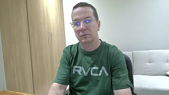 BrettJ81 online show from 04.07.26