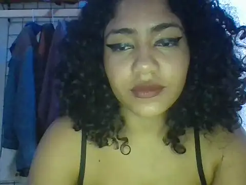 Snapshot of savanahottie chatting on 11.23.25 savanahottie online show from 11.23.25