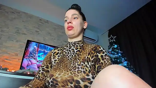 Laya Moon online show from 01.14.25