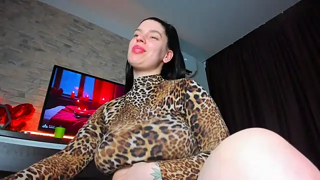 Laya Moon online show from 02.25.25