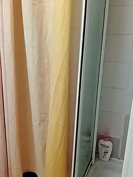 JOHANNA9MOI02 online show from 10.24.25