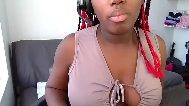 Snapshot of Ashaichious chatting on 01.27.25 Ashaichious online show from 01.27.25