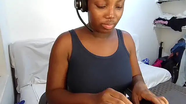 Snapshot of Ashaichious chatting on 02.14.25 Ashaichious online show from 02.14.25